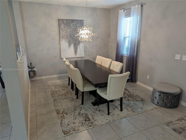 Building Photo - 9235 Freedom Hill Dr