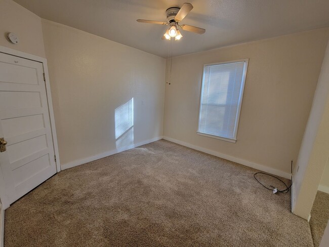Building Photo - 2 Bedroom 1 Bathroom Home in Corning For R...
