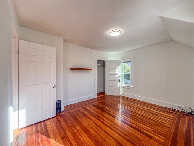 Building Photo - 1146 Chestnut St