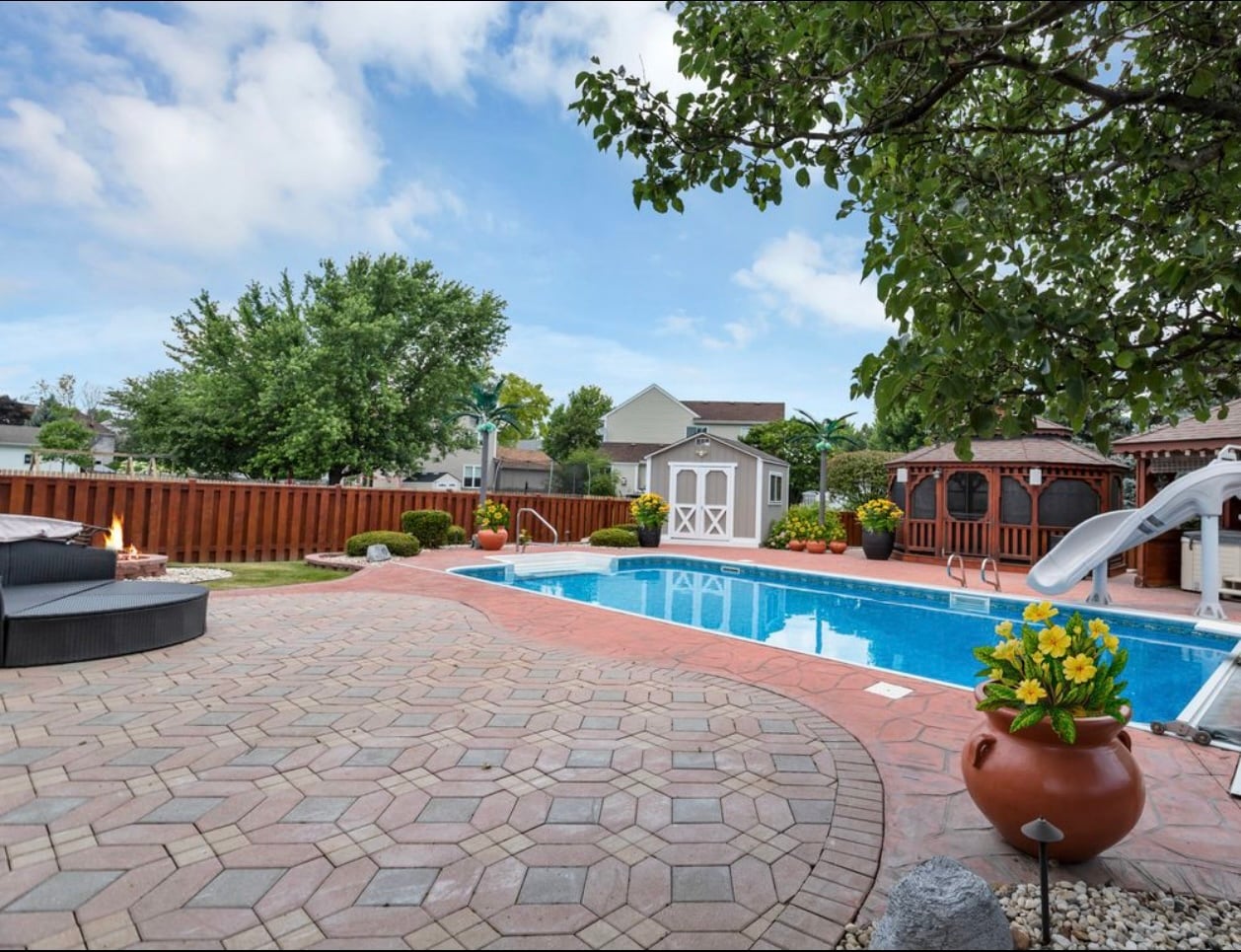 Building Photo - 250 Ferryville Dr