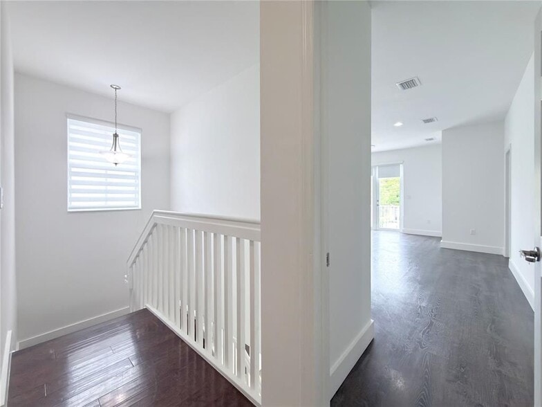 Building Photo - 10423 NW 70th Ln