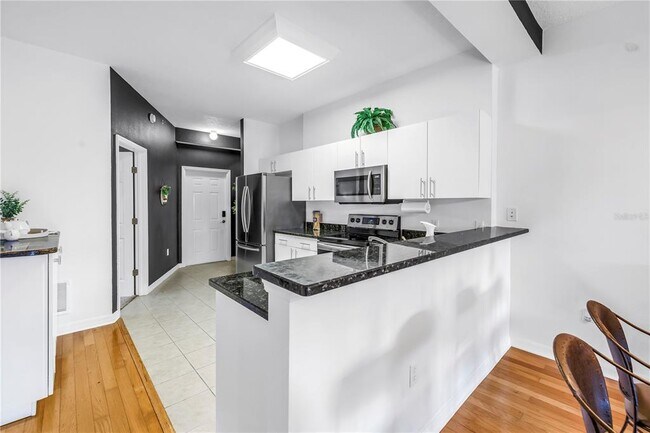 Building Photo - 316 8th St S