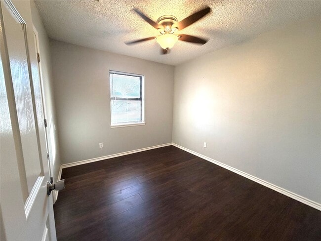 Building Photo - 2714 33rd Ave N