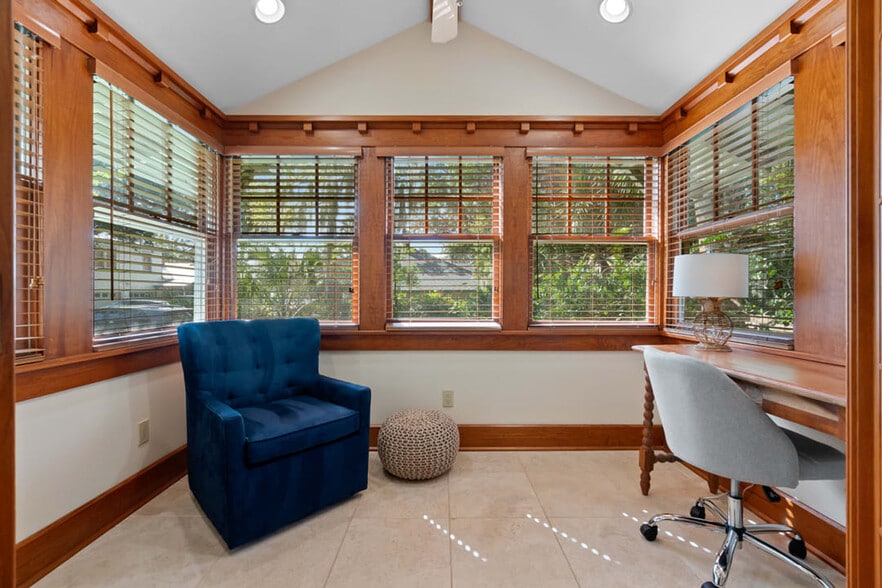 Building Photo - 16 1/2 Carrera Street-SI ID1281962P