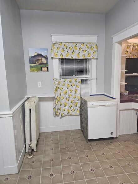 Dishwasher - 17 Milner Ave