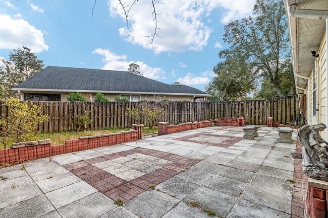 Building Photo - 2114 NW 52nd Pl