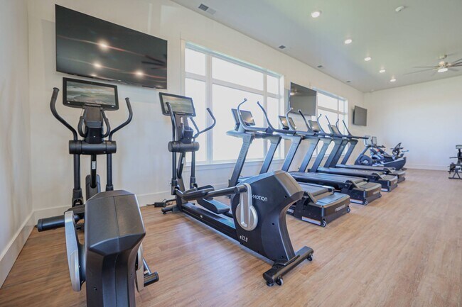 Building Photo - 3 bed, 2.5 bath Summerfield Townhome found in Rexburg!