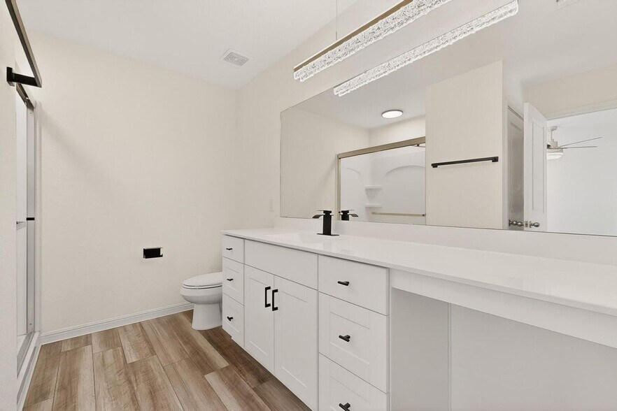 Building Photo - 361 Wren Ln