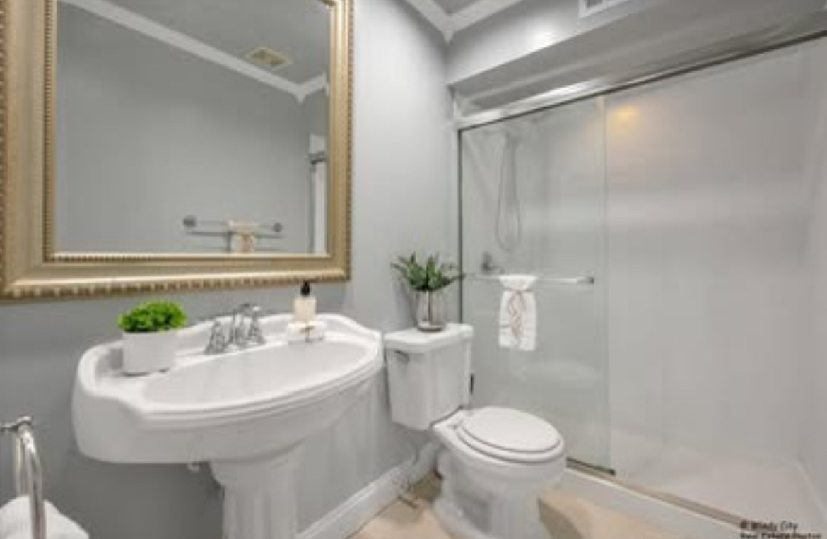 Building Photo - 510 Shorely Dr