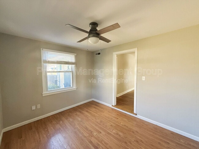 Building Photo - 1214 Hawthorne Cir