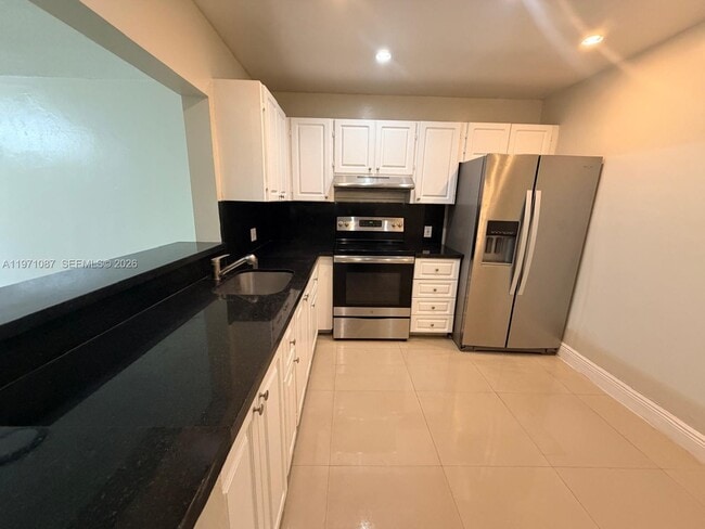 Building Photo - 11925 NE 2nd Ave