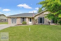 Building Photo - 908 Highland Dr