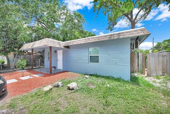 Building Photo - 4109 SW 23rd St