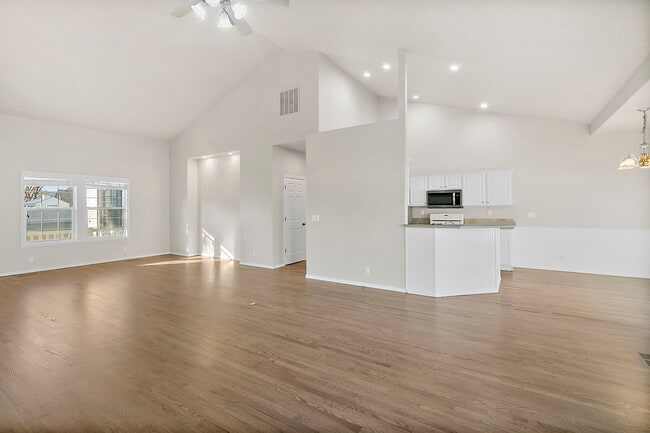 Building Photo - 10460 W Achillea St