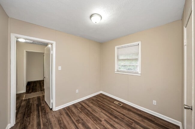 Building Photo - Renovated 4 BR Home- Move In Ready!