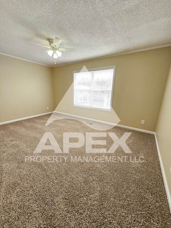 Building Photo - 3 Bd | 2 Ba Top Floor Condo in West Knoxville!