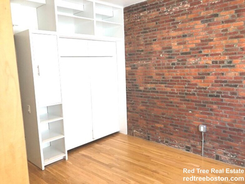 Building Photo - 144 Bowdoin St