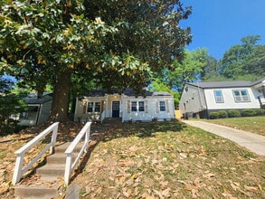 Building Photo - 2663 Blount St