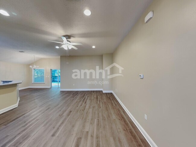 Building Photo - 12052 Hayden Lakes Cir