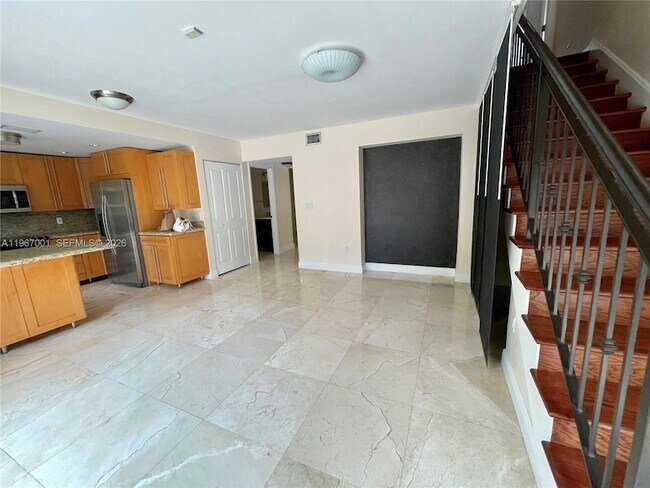 Building Photo - 10672 SW 77th Ave