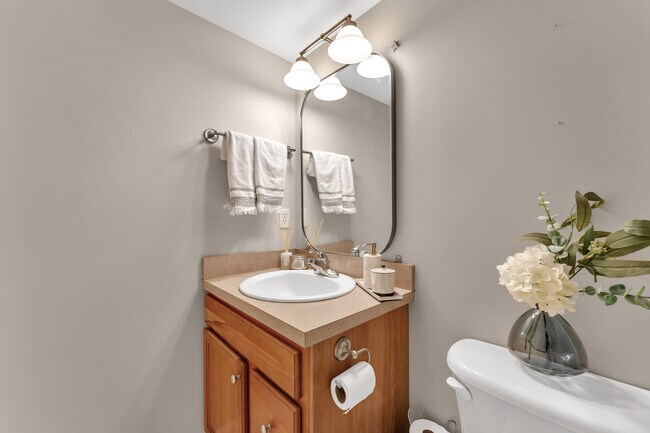 Building Photo - 6690 Green Valley Ct SE