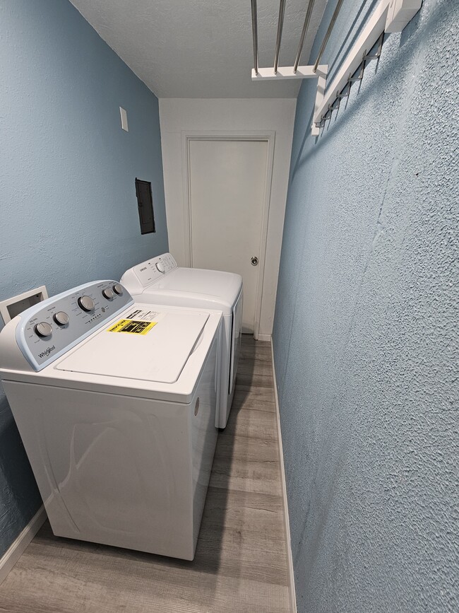 LAUNDRY ROOM - 11814 SE Ash St