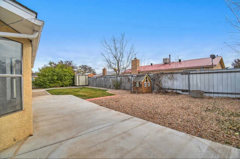 Building Photo - 856 Lancelot St