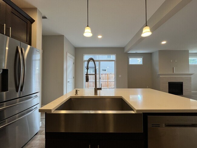 Building Photo - Spacious Modern Home with Open-Concept Living, Elegant Interior Features & Attached Garage