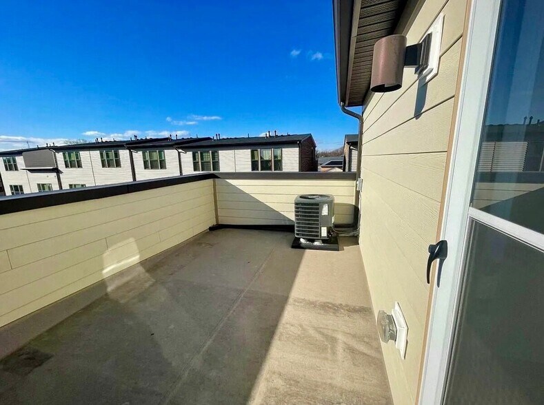 Building Photo - 2818 Arts Vista Blvd