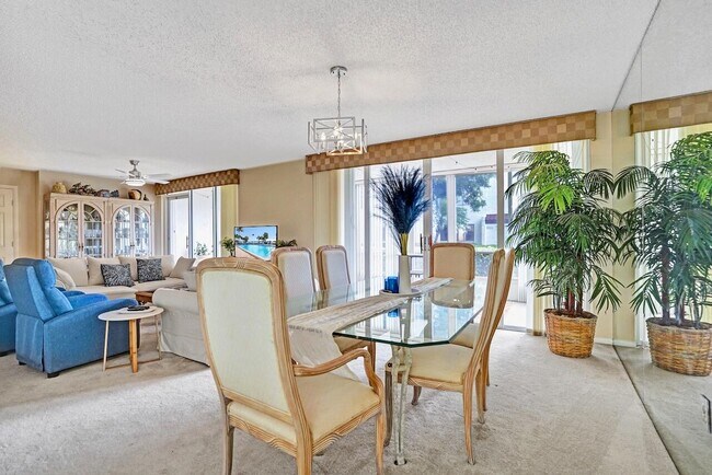 Building Photo - 107 Half Moon Cir