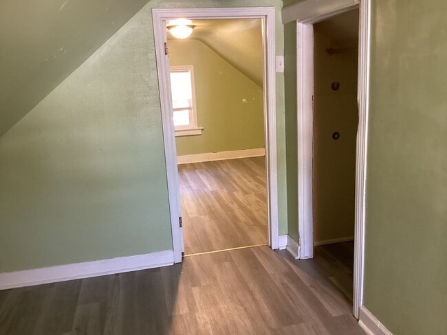 Building Photo - 2 BR Single Family in West Allis