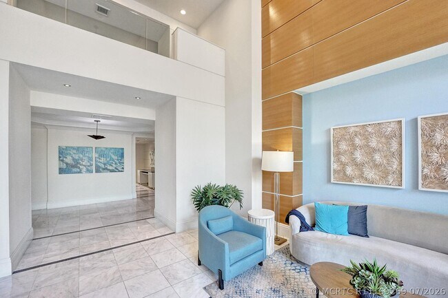 Building Photo - 700 E Boynton Beach Blvd