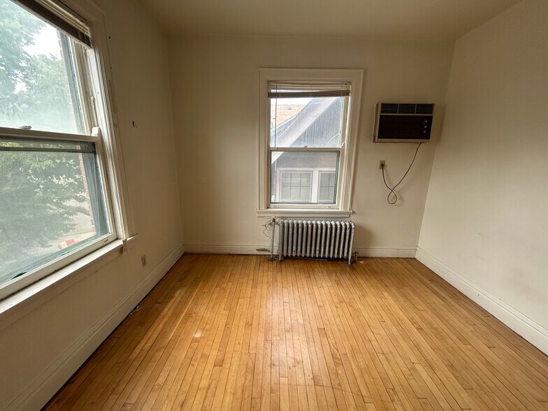 Building Photo - 612 Howard Plz