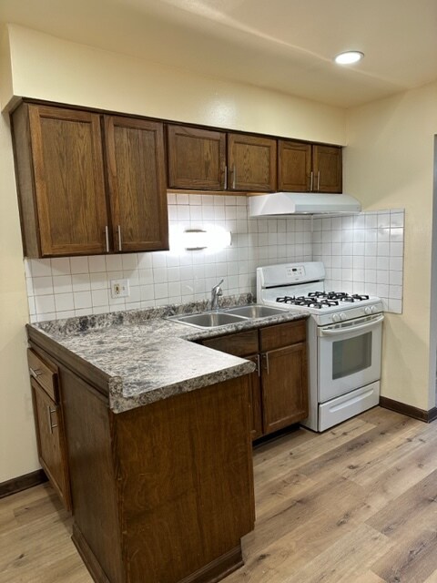 Kitche - 17731 Commercial Ave
