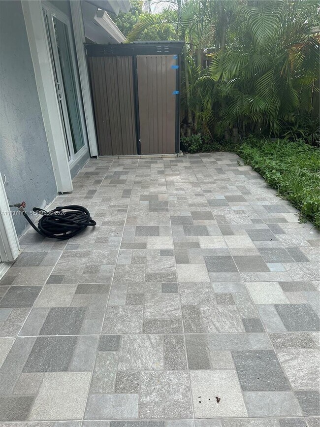 Building Photo - 9724 SW 142nd Pl