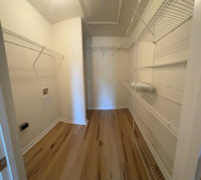 Building Photo - 104 St Kitts Ct