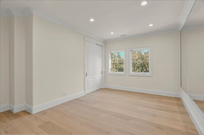 Building Photo - Luxury 10 Bedrooms, 9 Bathroom Estate for Lease in Los Gatos