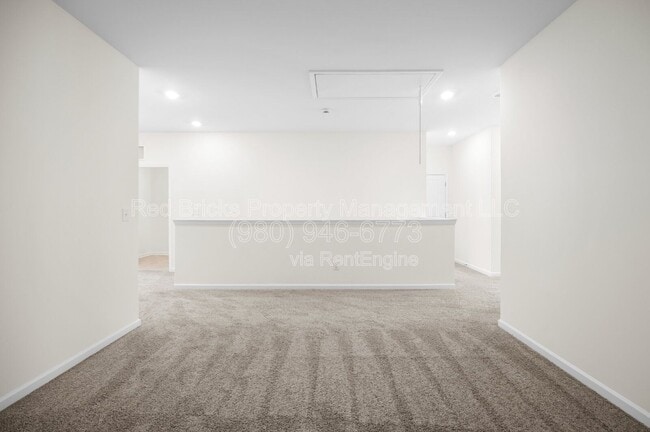 Building Photo - 5720 Rivulet Wy