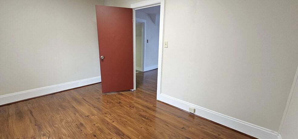 Building Photo - 216 N Champlain St