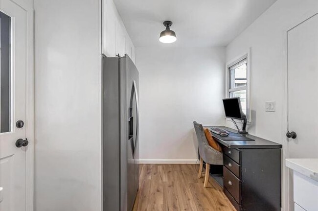 Building Photo - 4460 Fillmore St