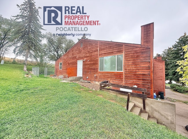 Building Photo - 2377 Gail Dr.