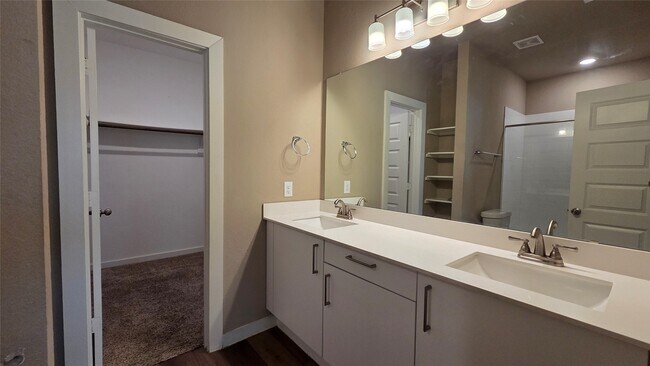 Building Photo - 9729 Grosbeak Ln