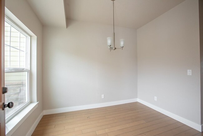 Building Photo - 4902 Brookfield Dr
