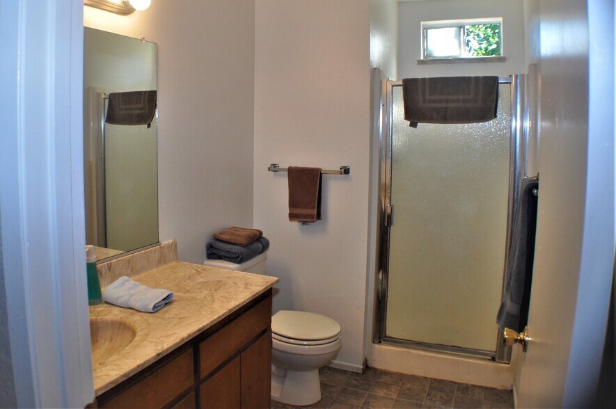 Building Photo - 1144 West 3rd Street