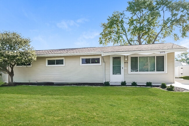 Primary Photo - 8975 Cambridge Dr