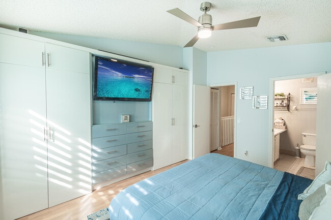 Building Photo - 3333 Cabaret Ln