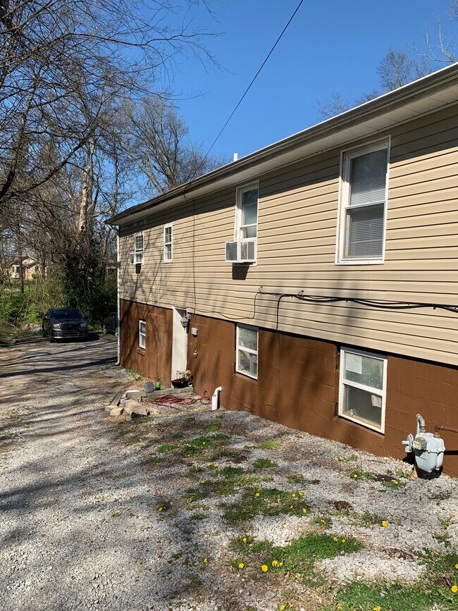 Building Photo - 1117 Hyman St