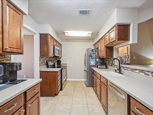 Building Photo - 6227 Creekside Ln