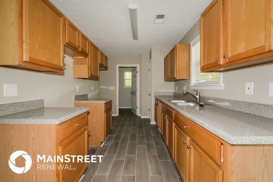 Building Photo - 405 Hawthorne Cir