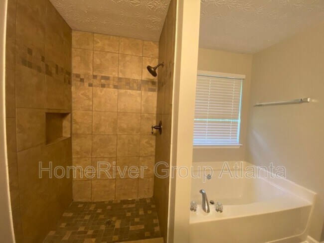 Building Photo - 3855 Shenfield Dr